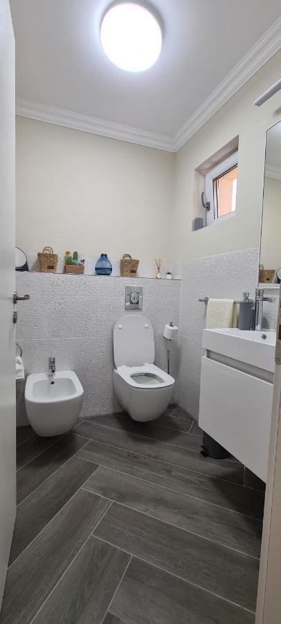 דירות קורטאה דה ארגס White Rezidence מראה חיצוני תמונה